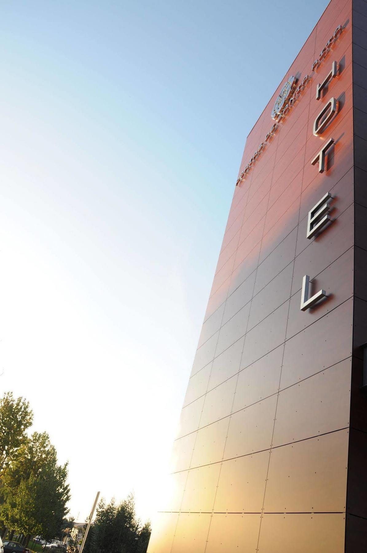 Hotel Portas De Santa Rita Ермесинде Екстериор снимка