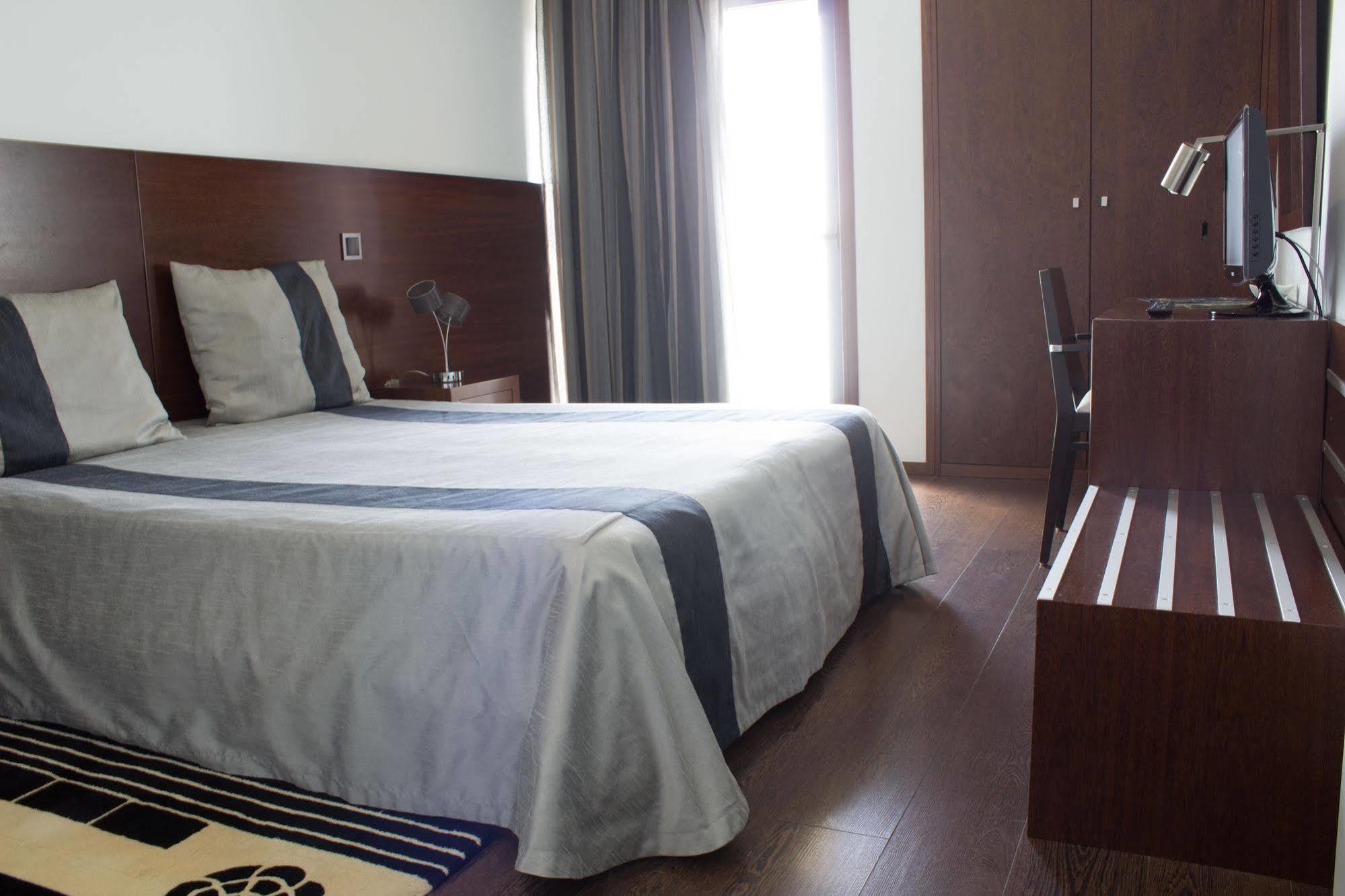 Hotel Portas De Santa Rita Ермесинде Екстериор снимка